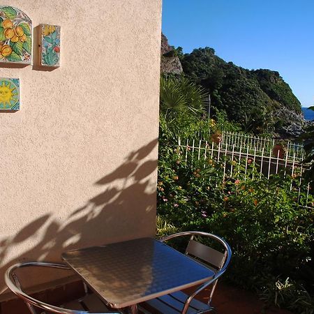 Taormina Isola Bella Apartment - Taormina Holidays Стая снимка